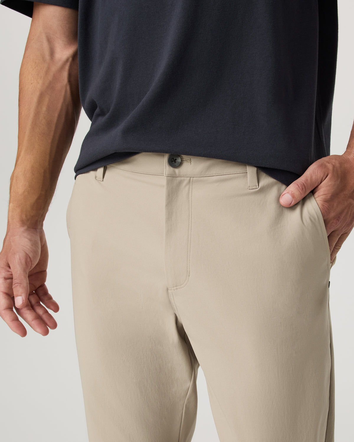 Vuori Cascade Chino Classic Fit 32" Men's Trench Pants