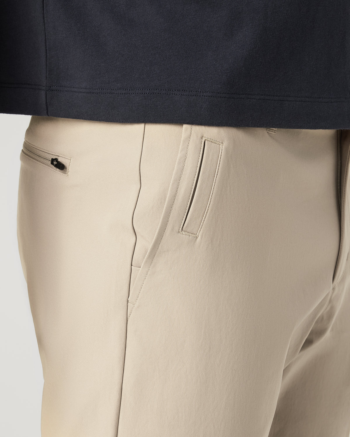 Vuori Cascade Chino Classic Fit 32" Men's Trench Pants