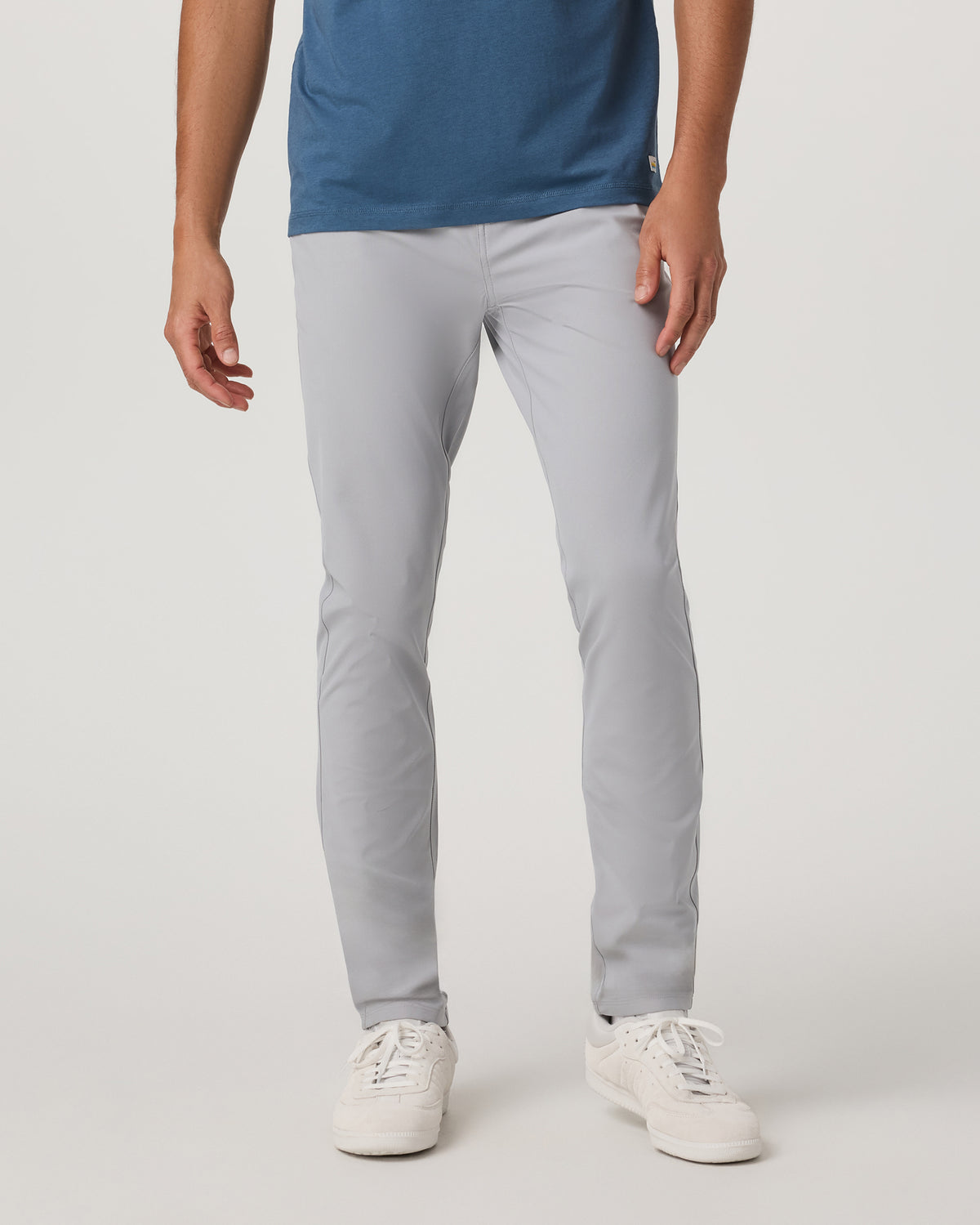 Vuori Meta Pant Athletic Slim Fit 34" Sea Fog 5-Pocket Pants