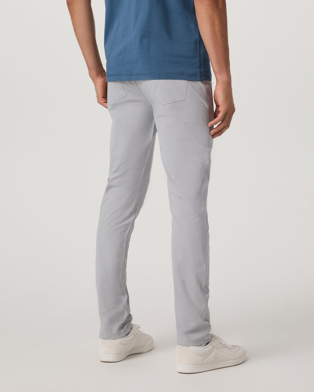 Vuori Meta Pant Athletic Slim Fit 34" Sea Fog 5-Pocket Pants