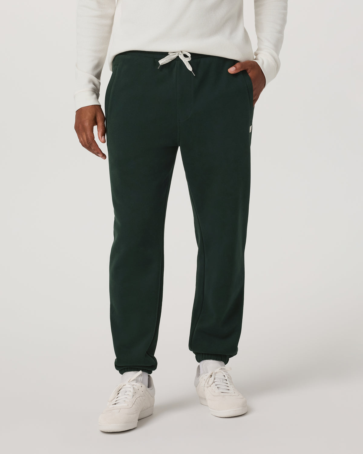Vuori Seaside Sweatpant 28" Men's Relaxed Evergreen Sweatpant