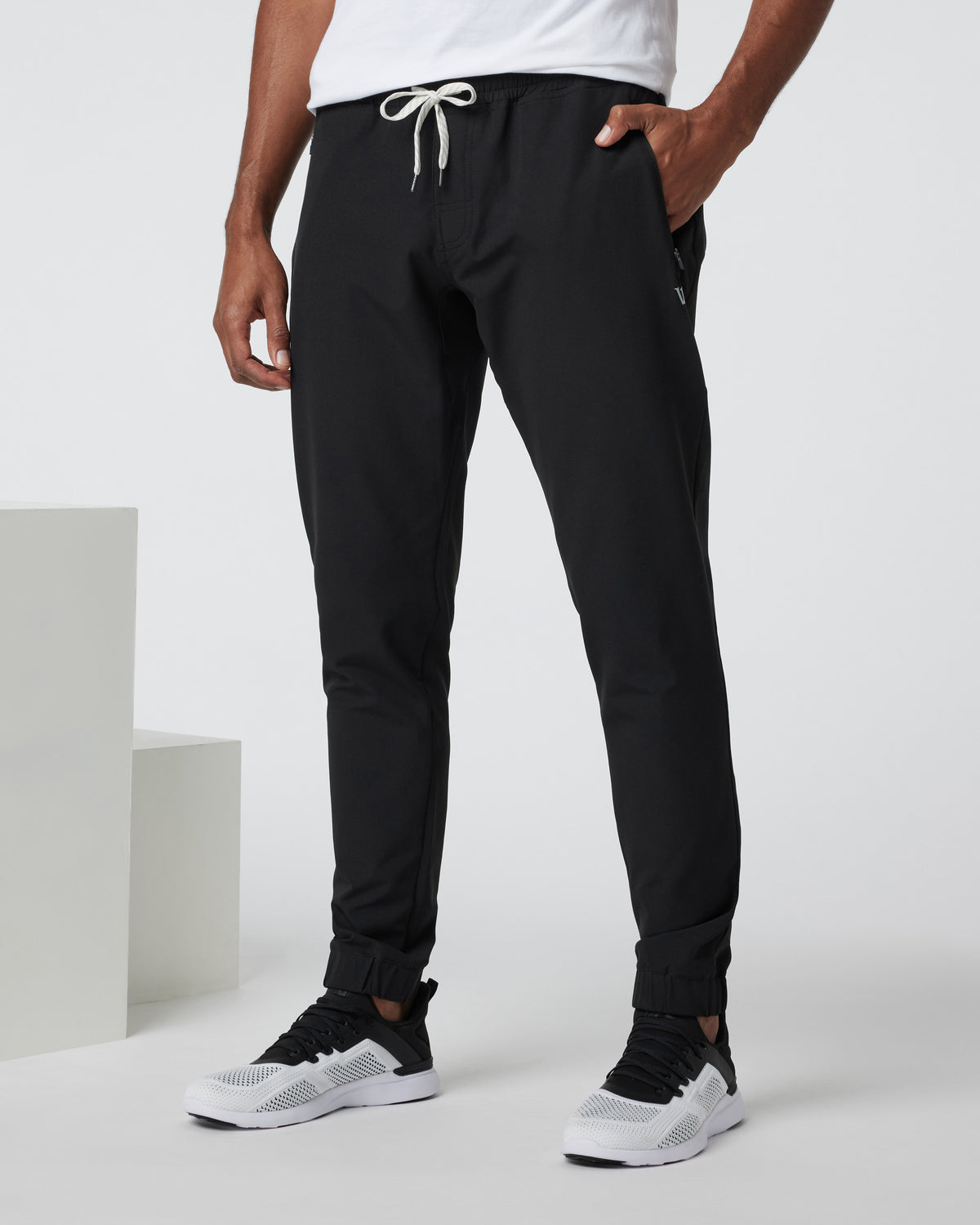 Vuori Transit Jogger Black Technical Jogger