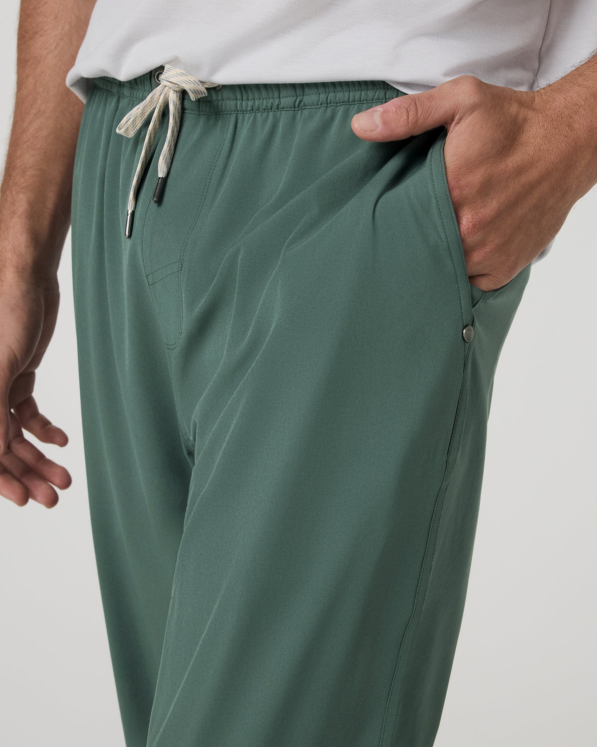 Vuori Kore Jogger Lined 28" Men's Agate Green Joggers with Liner