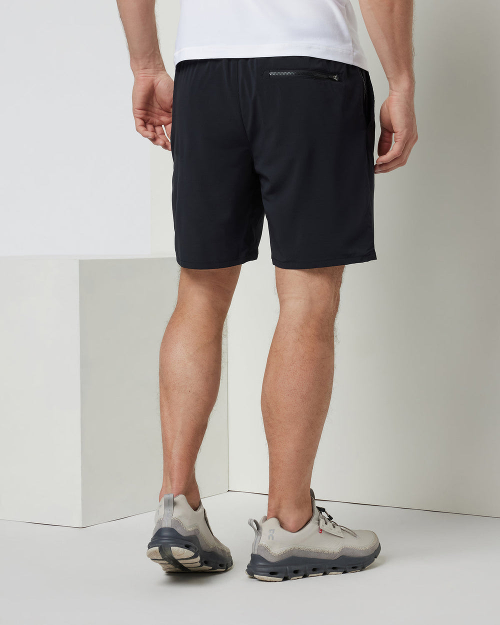 Vuori Kore Elevate Short Lined 7" Men's Black Shorts with Zip Pockets