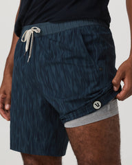 Vuori Kore Short Lined 7" Men's Shorts in Blue Sea Pampas