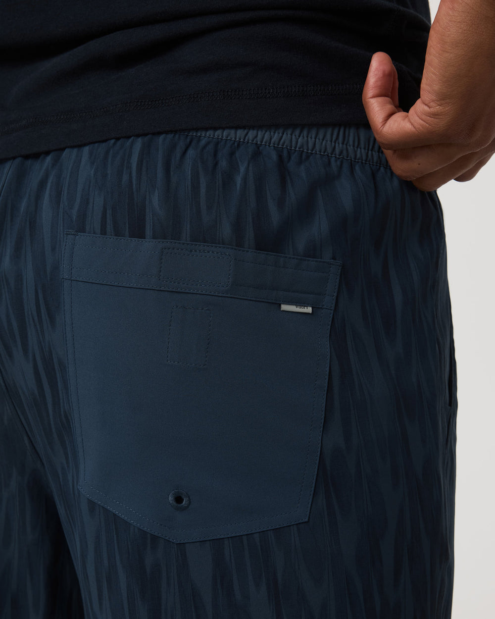 Vuori Kore Short Lined 7" Men's Shorts in Blue Sea Pampas