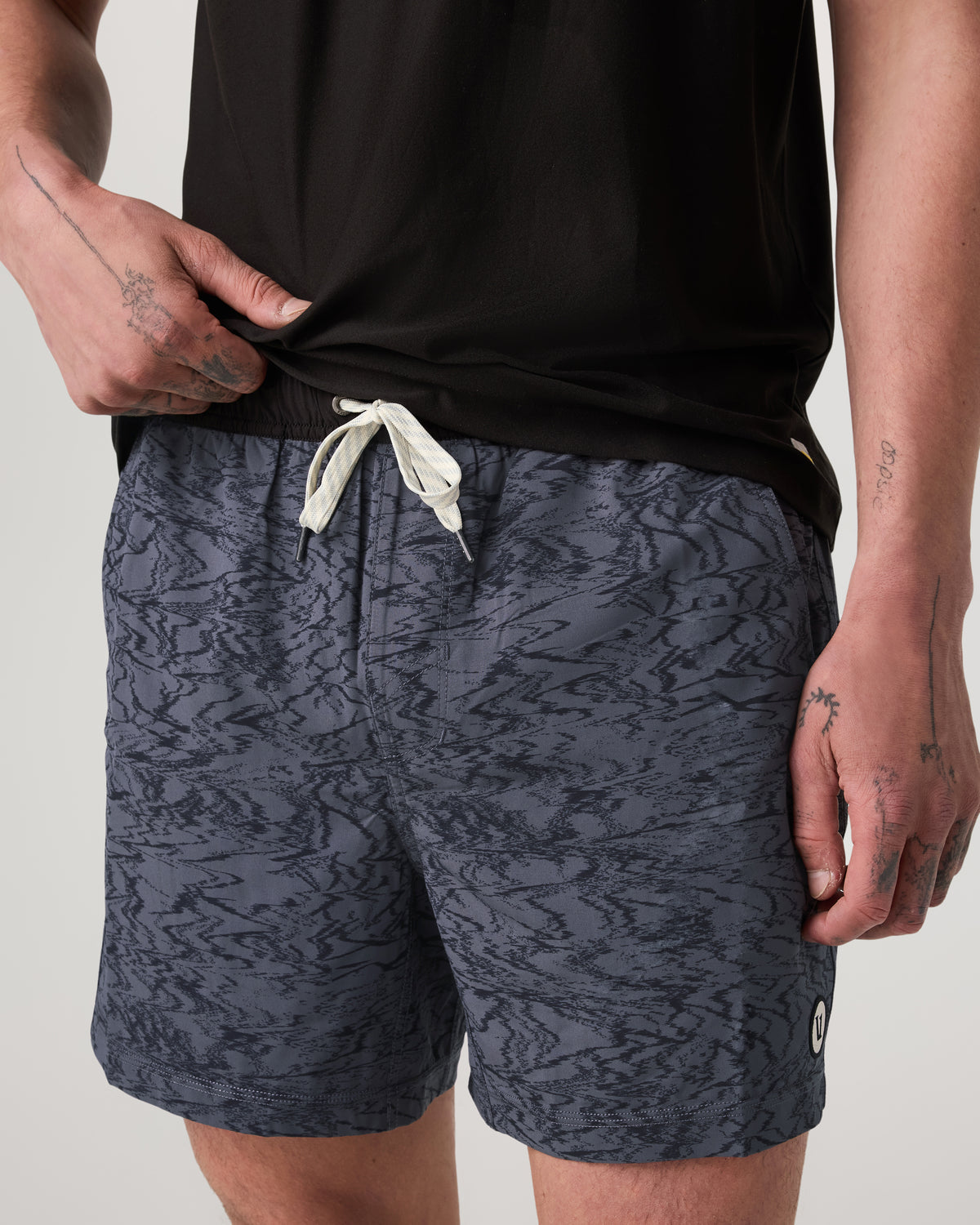 Vuori Kore Short Lined 5" Men's Moonlight Sand Shorts