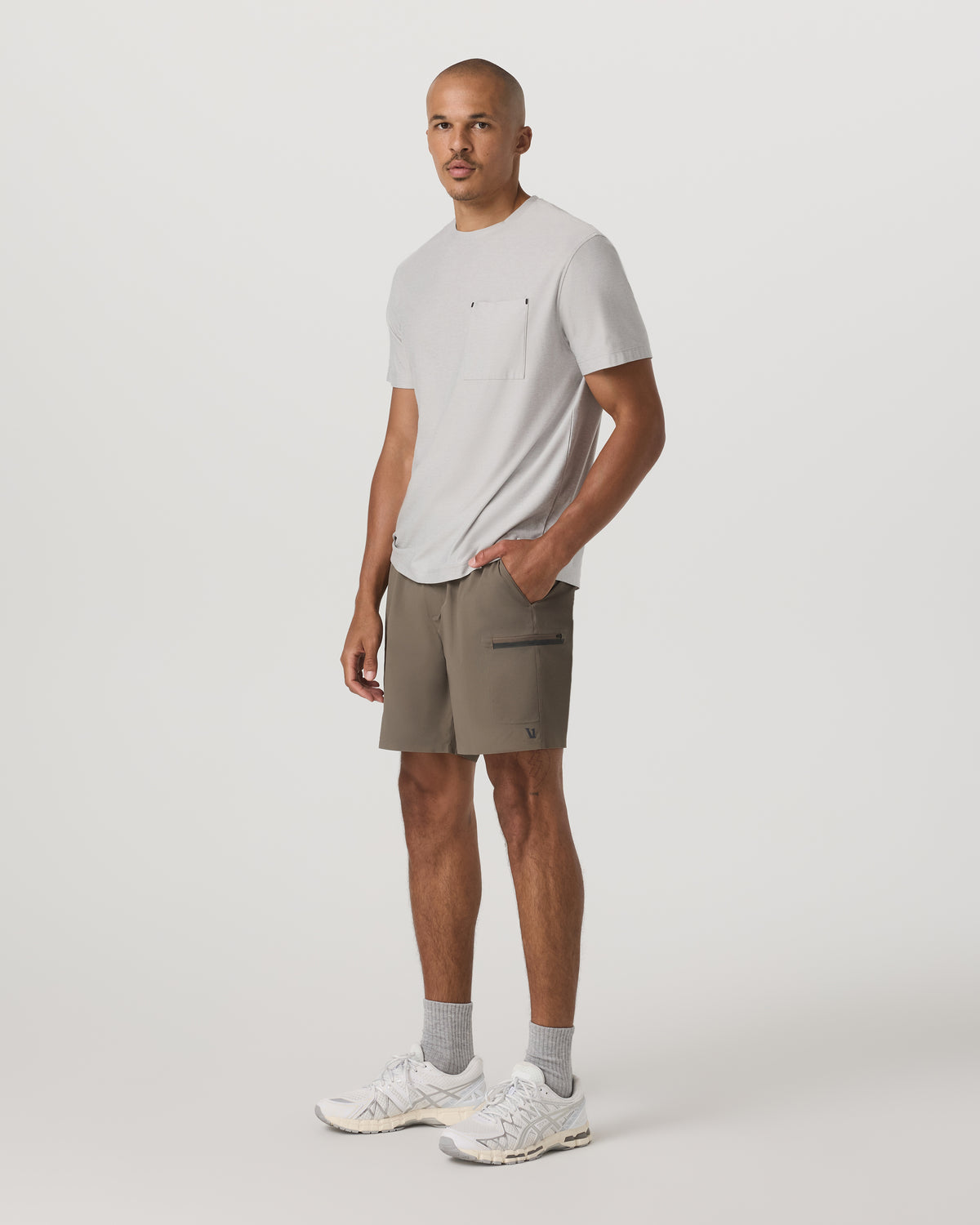 Vuori Grafton Short Unlined 7" Men's Training Shorts in Bark