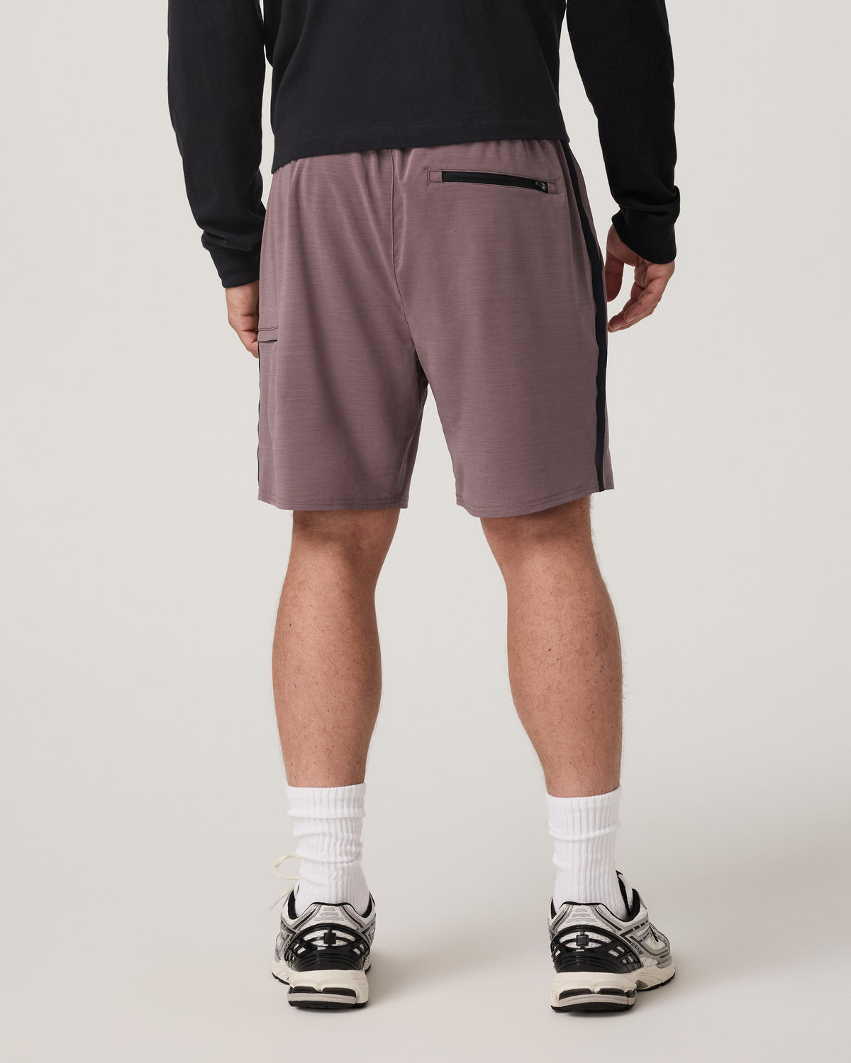 Vuori Elevate Kore Utility Short Lined 7" Men's Huckleberry Short