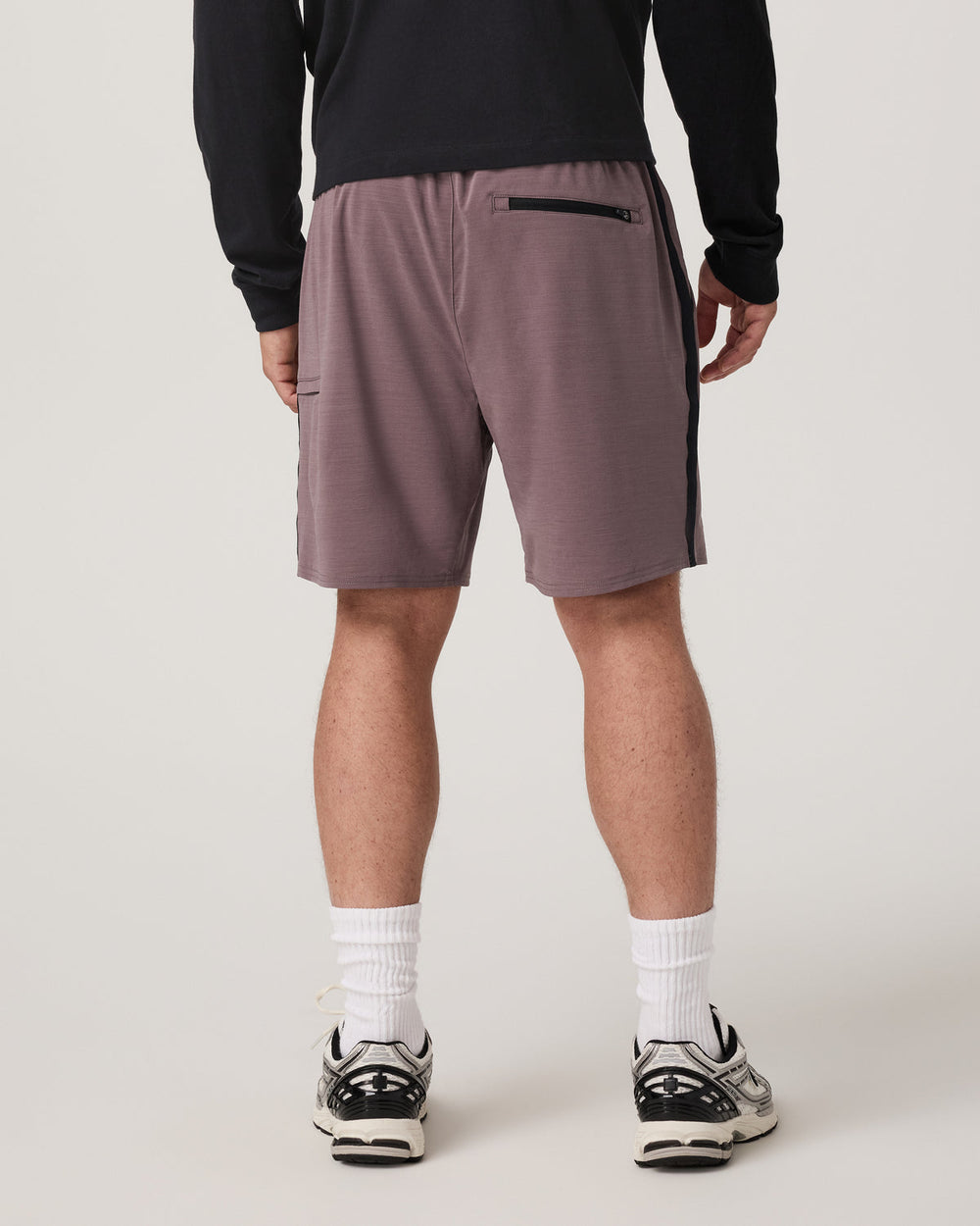 Vuori Elevate Kore Utility Short Lined 7" Men's Huckleberry Short
