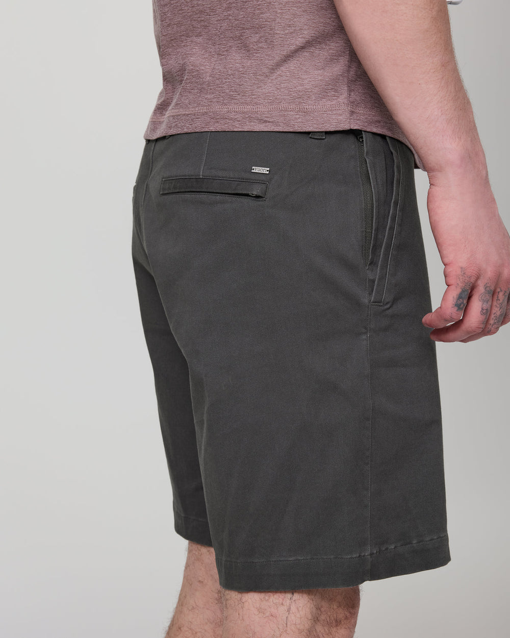 Vuori Fletcher Short Classic Fit 8" Dark Pewter