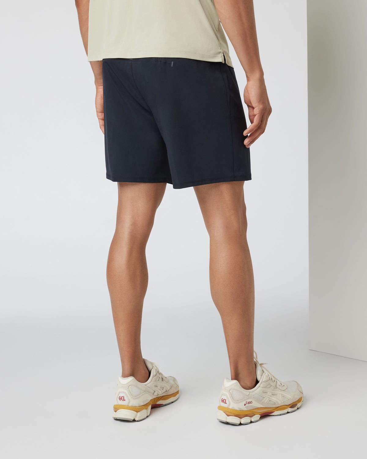 Vuori Qualify Run Short Lined 6" Men's Black Run Shorts