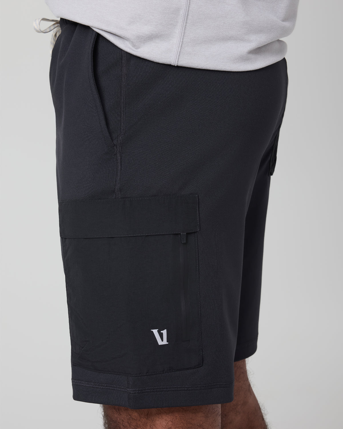 Vuori Sunday Performance Utility Short Classic Fit 8" Black