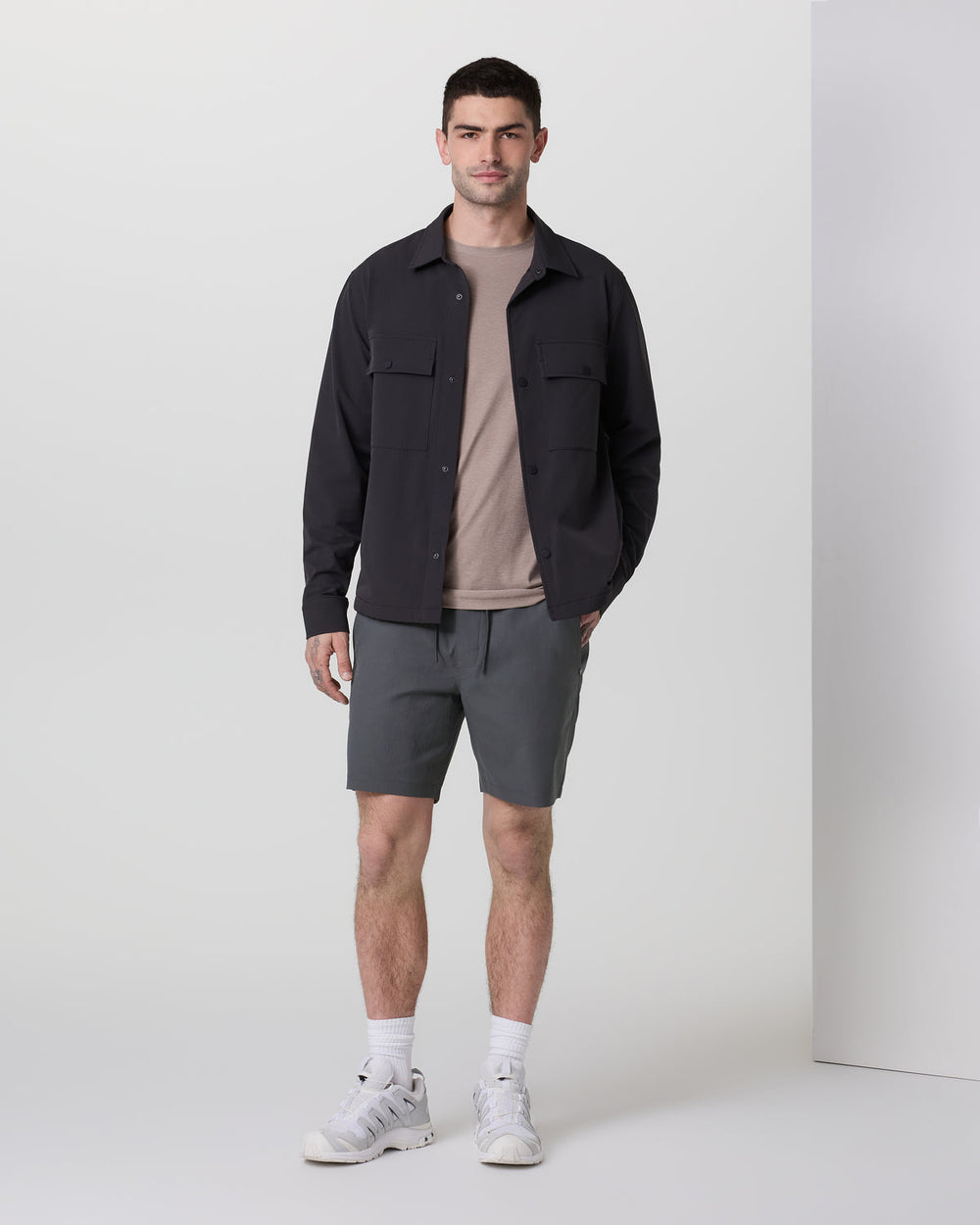 Vuori Cascade Crinkle Elastic Waist Short Classic Fit 8" Charcoal
