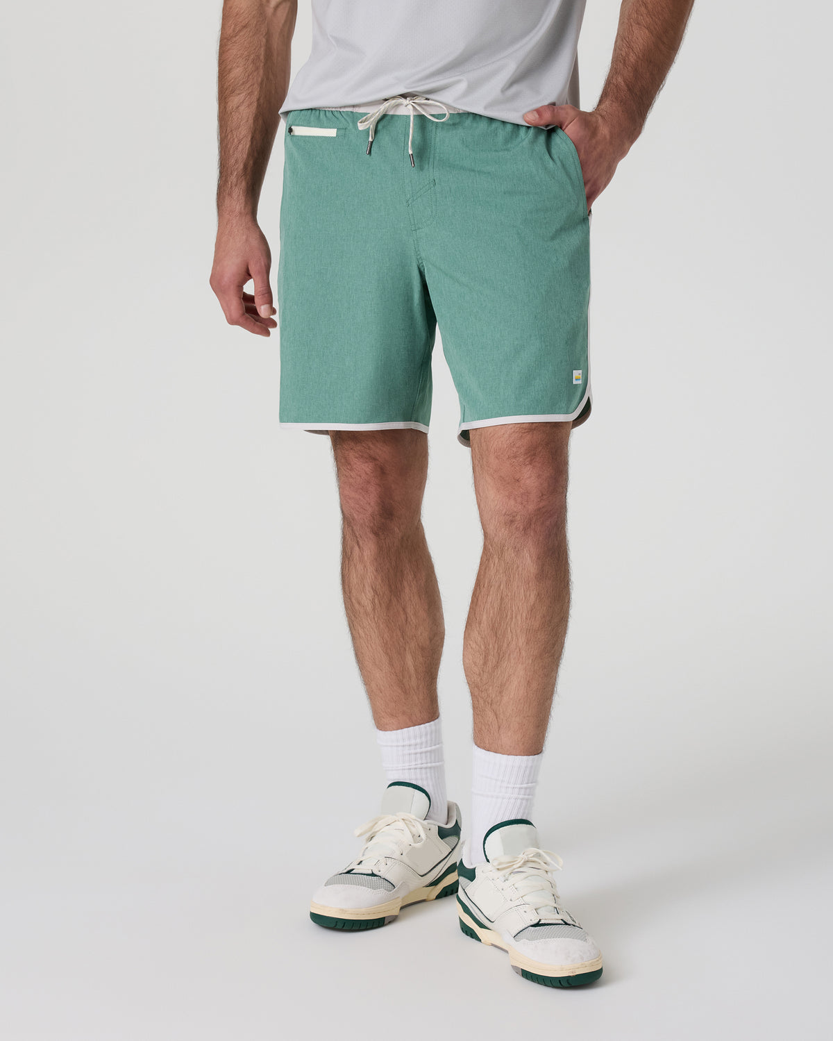 Vuori Banks Short Hedge Green Linen Texture