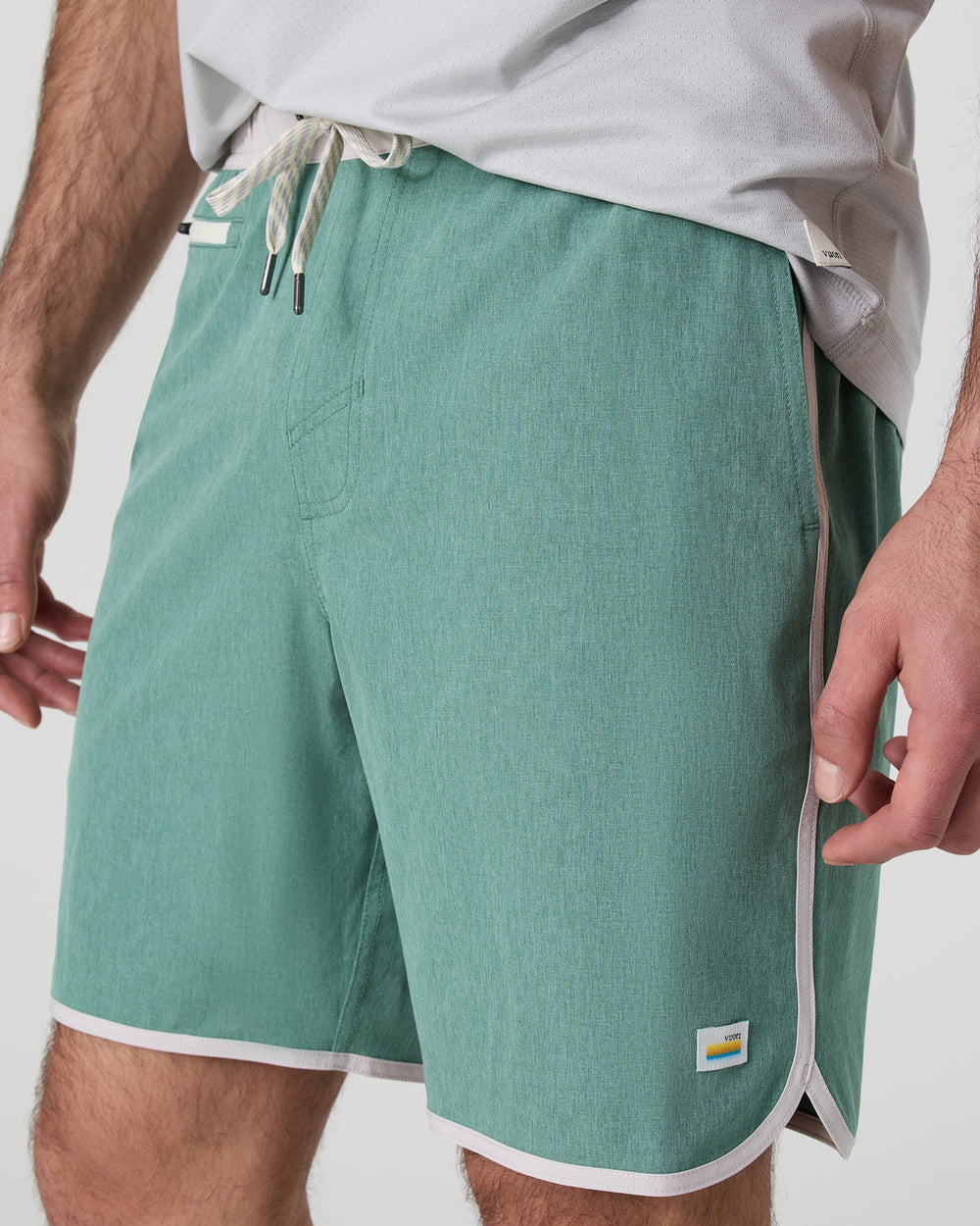 Vuori Banks Short Hedge Green Linen Texture