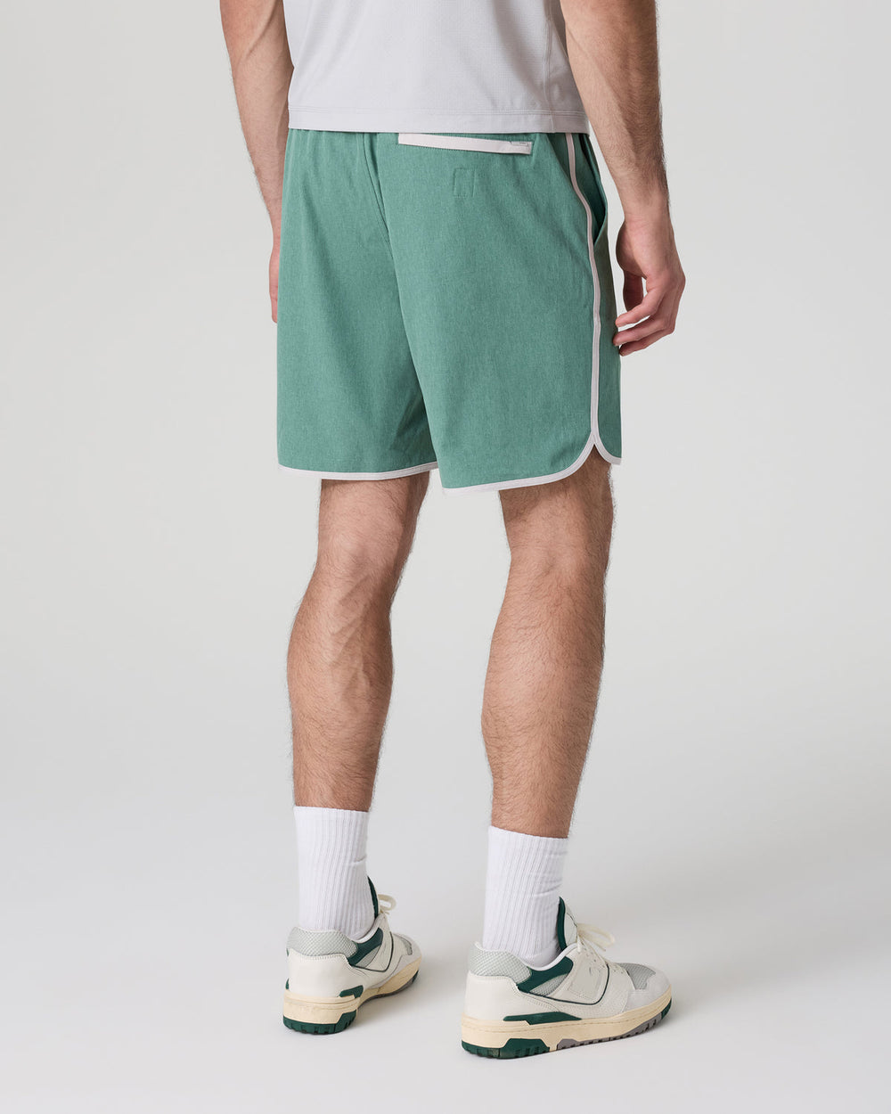 Vuori Banks Short Hedge Green Linen Texture