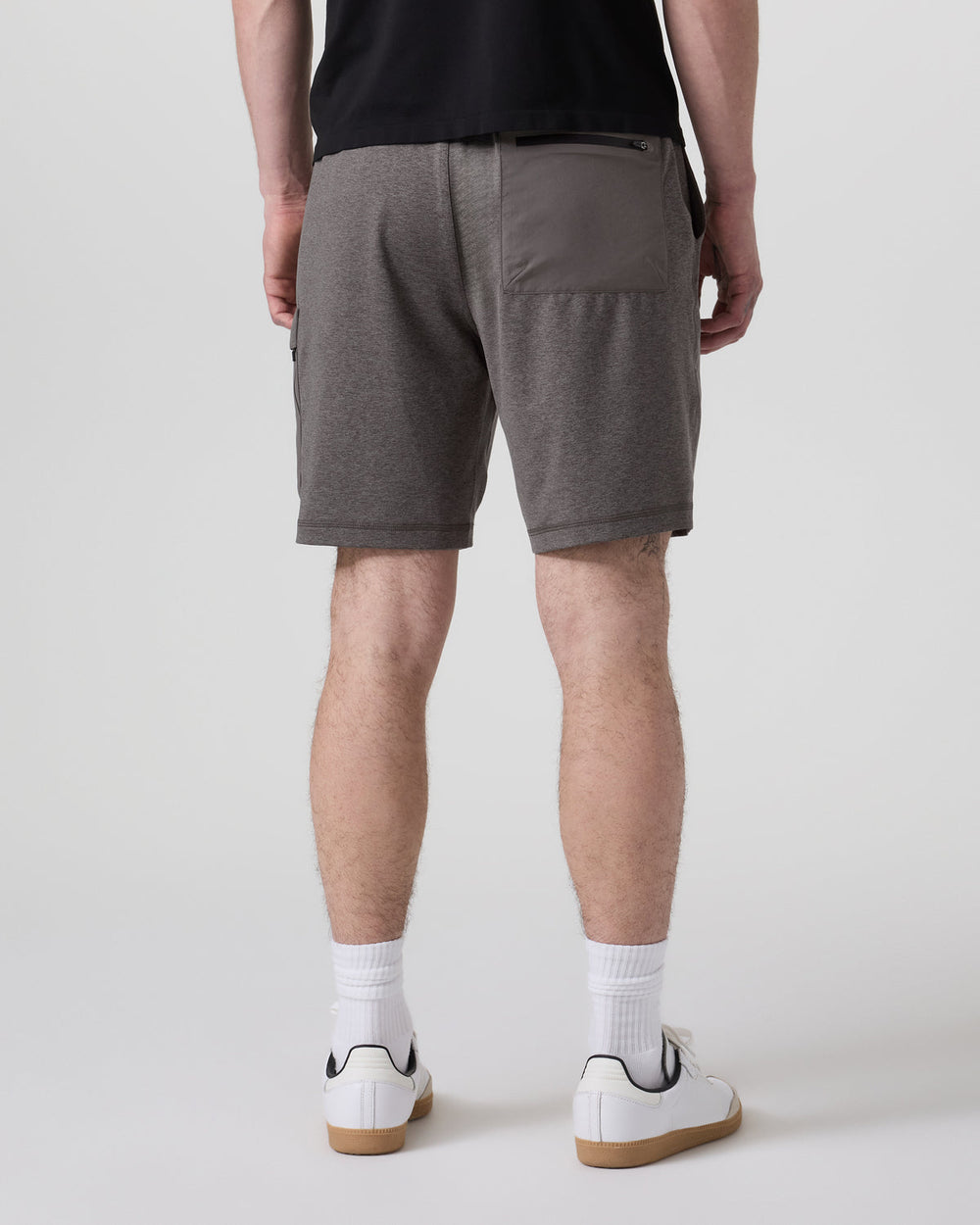 Vuori Sunday Performance Utility Short Classic Fit 8" Warm Grey Heather