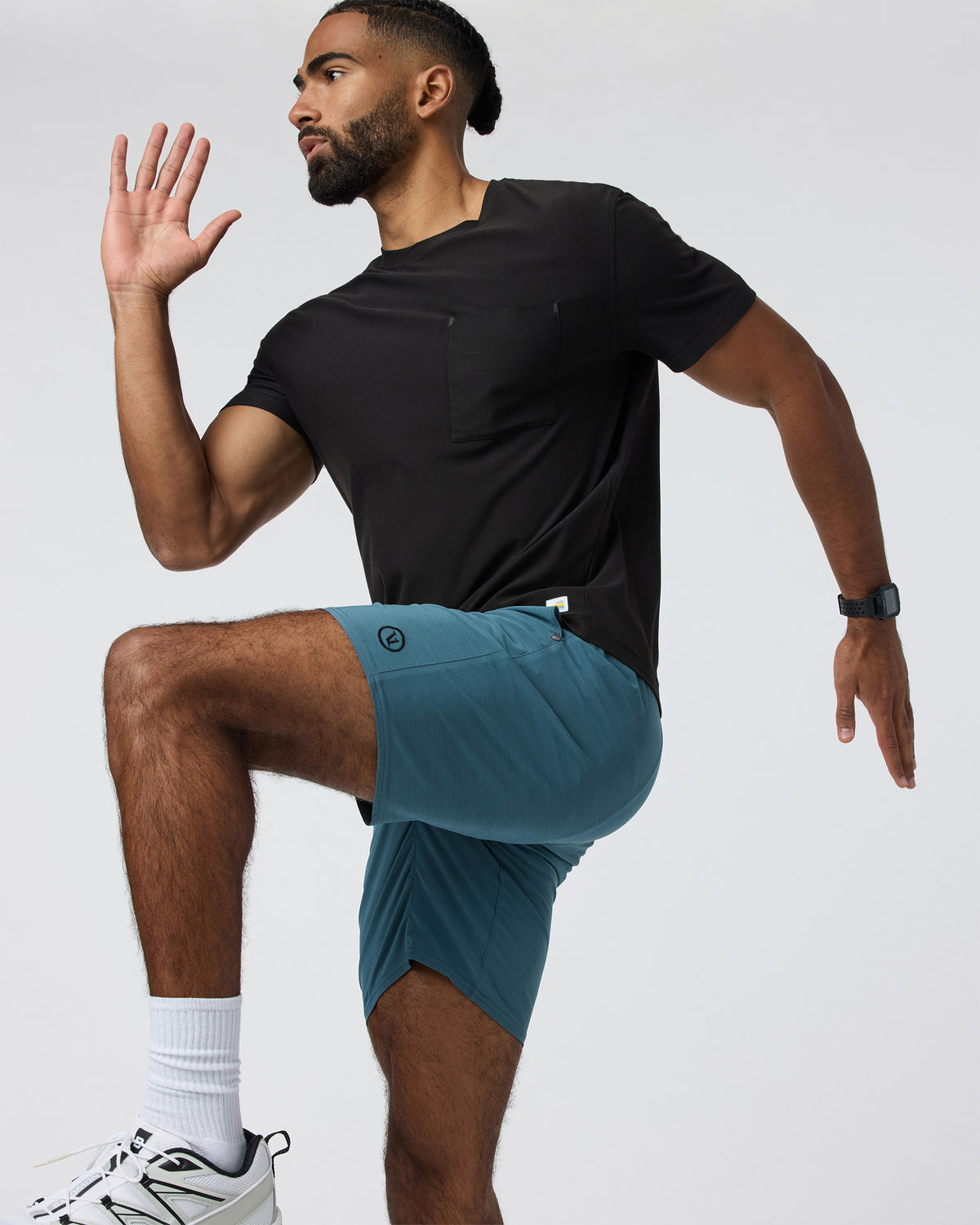 Vuori Elevate Kore Short Lined 7" Light Deep Sea Performance Shorts