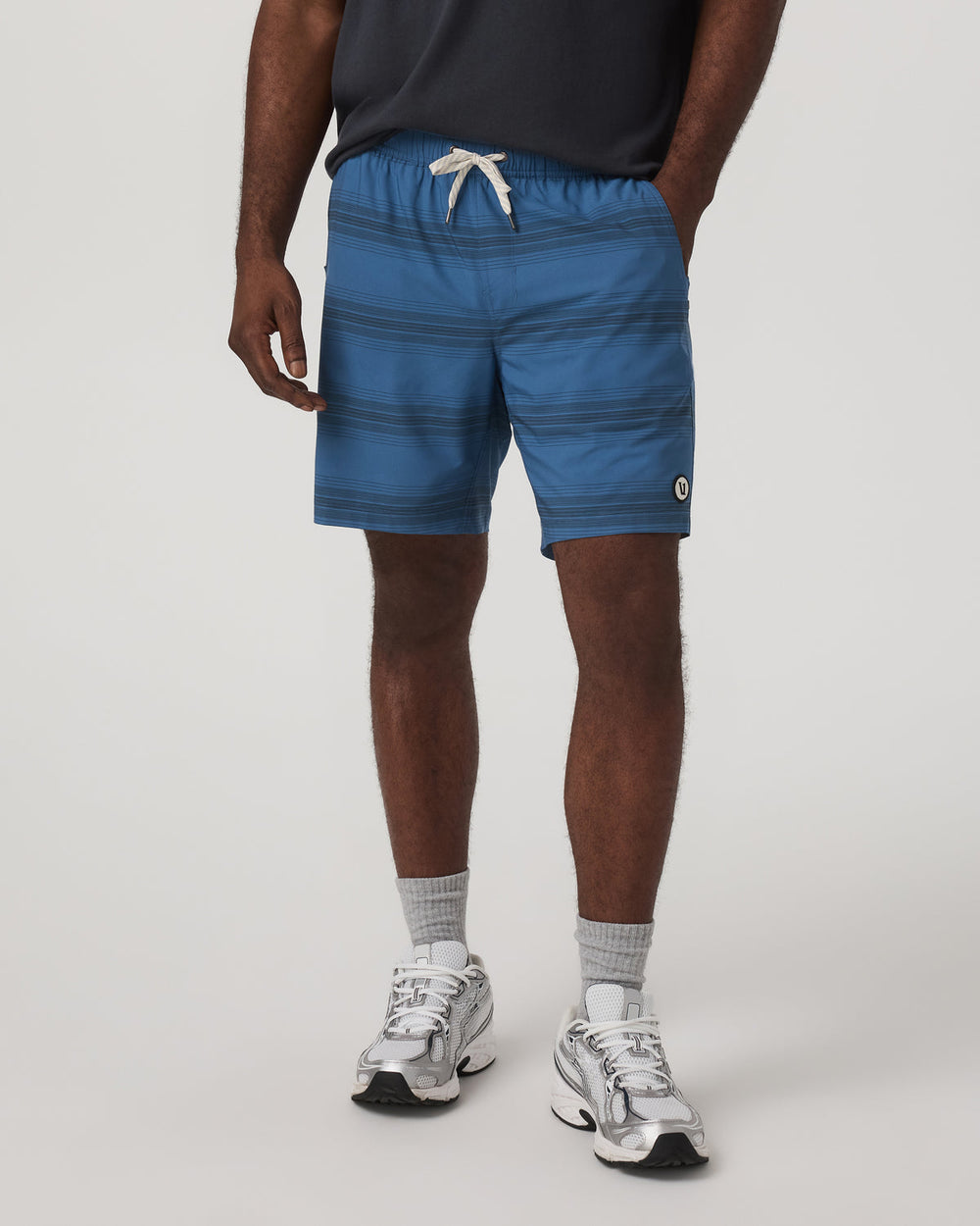 Vuori Kore Short Unlined 7" Sea Gradient Stripe