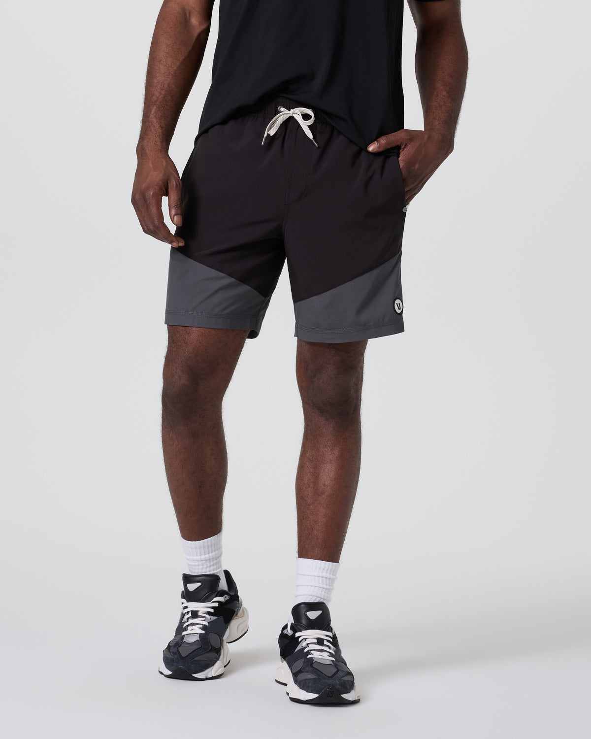 Vuori Kore Short X1 Lined Classic Fit 7" Black/Dark Pewter/Salt
