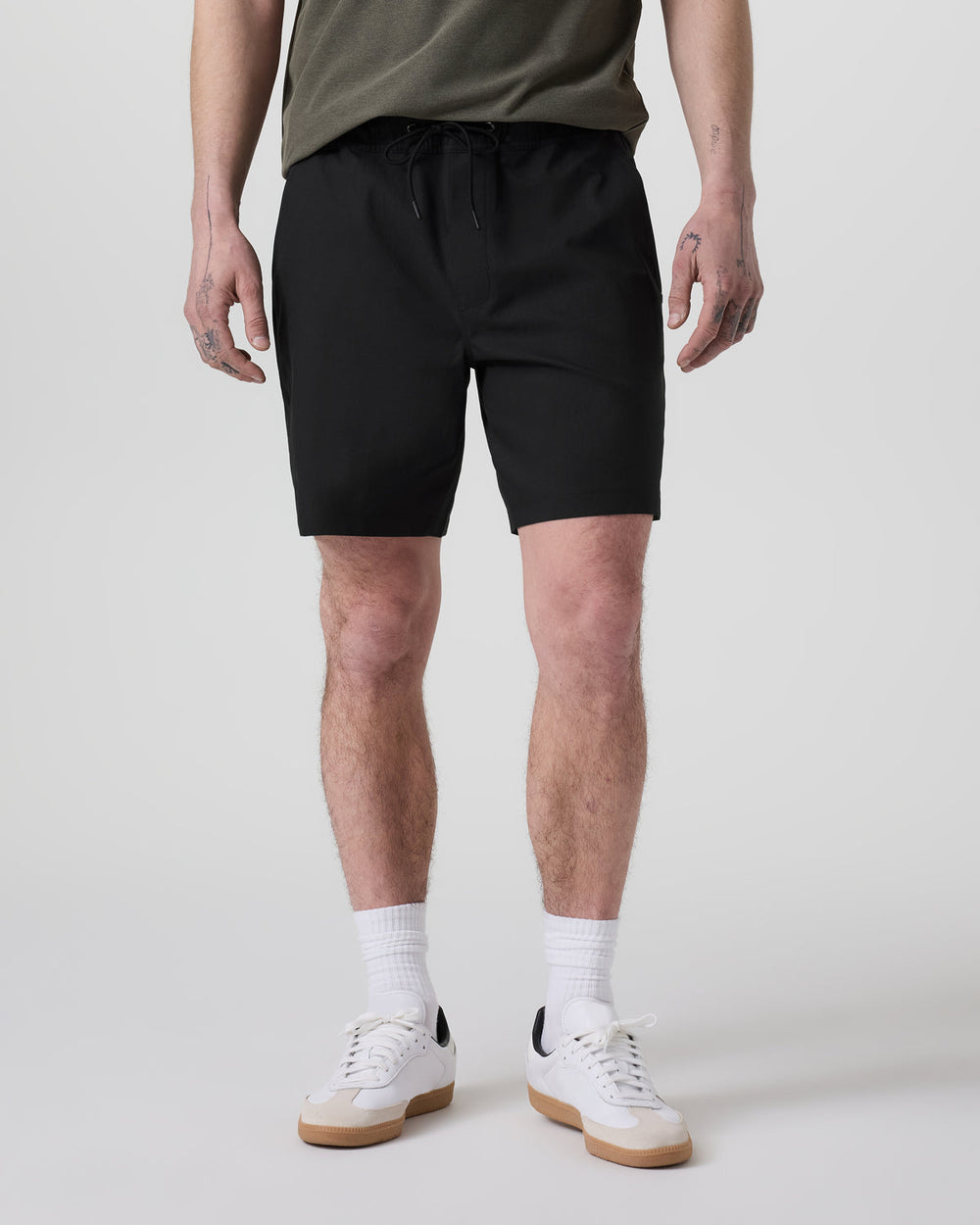 Vuori Cascade Crinkle Elastic Waist Short Classic Fit 8" Black
