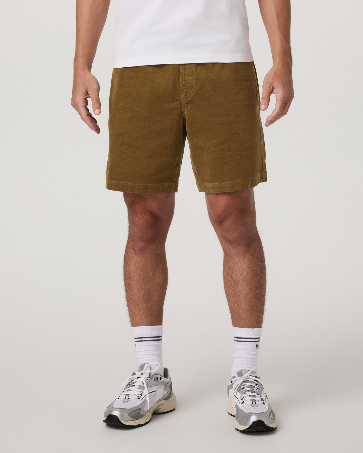 Vuori Optimist Elastic Waist Short 8" Men's Rum Relaxed Shorts