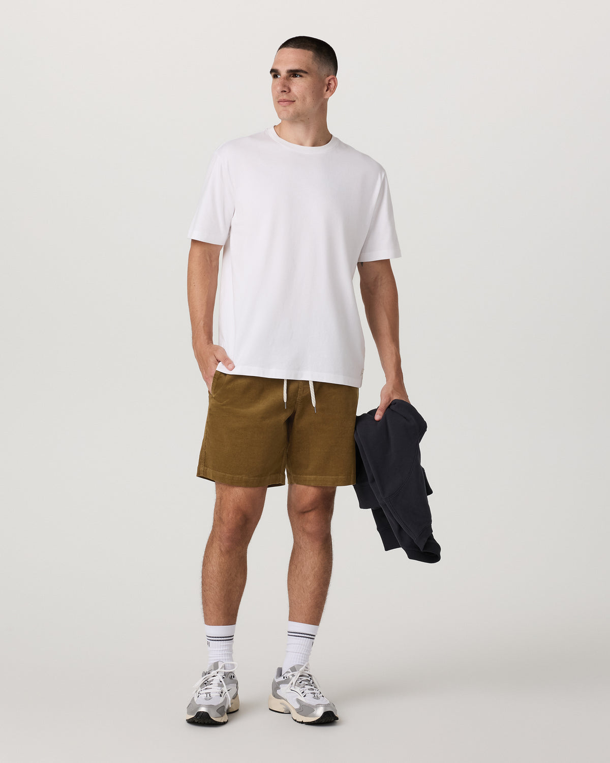 Vuori Optimist Elastic Waist Short 8" Men's Rum Relaxed Shorts