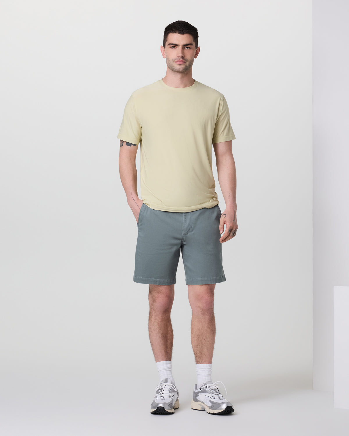 Vuori Fletcher Short Classic Fit 8" Dusty Blue