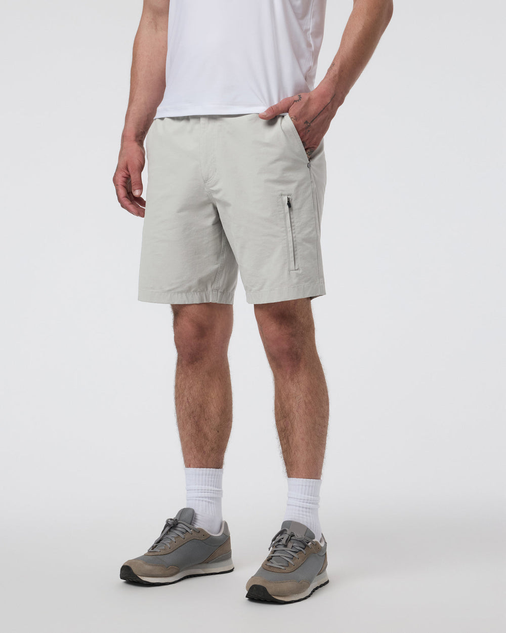 Vuori Barren Explorer Short Classic Fit 8" Talc