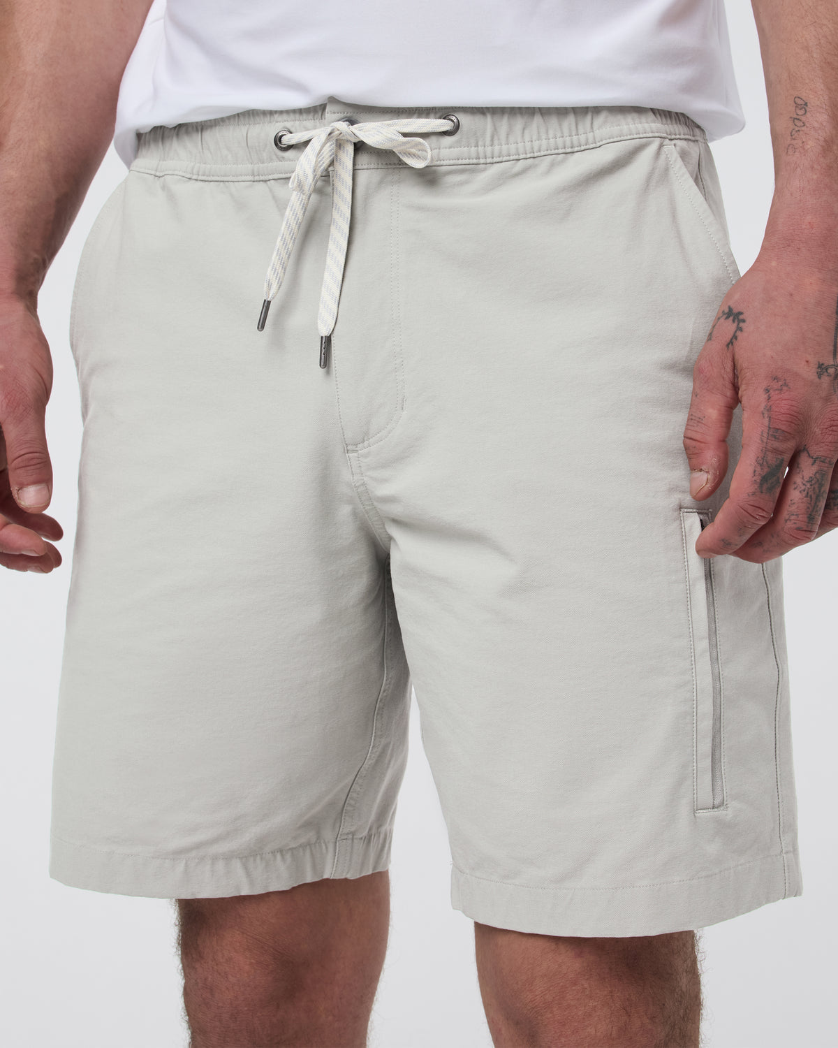 Vuori Barren Explorer Short Classic Fit 8" Talc
