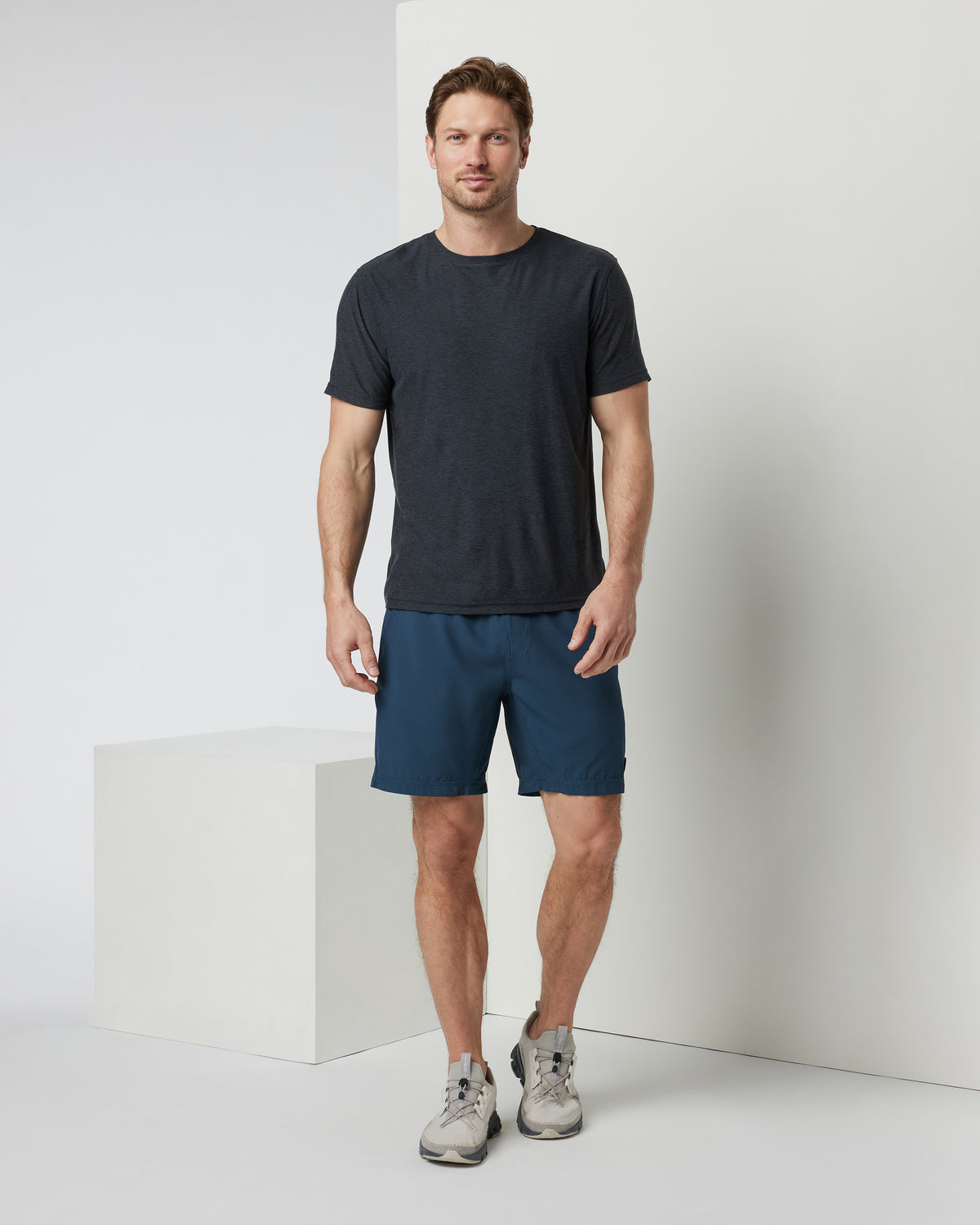 Vuori Kore Short Unlined 7" Indigo