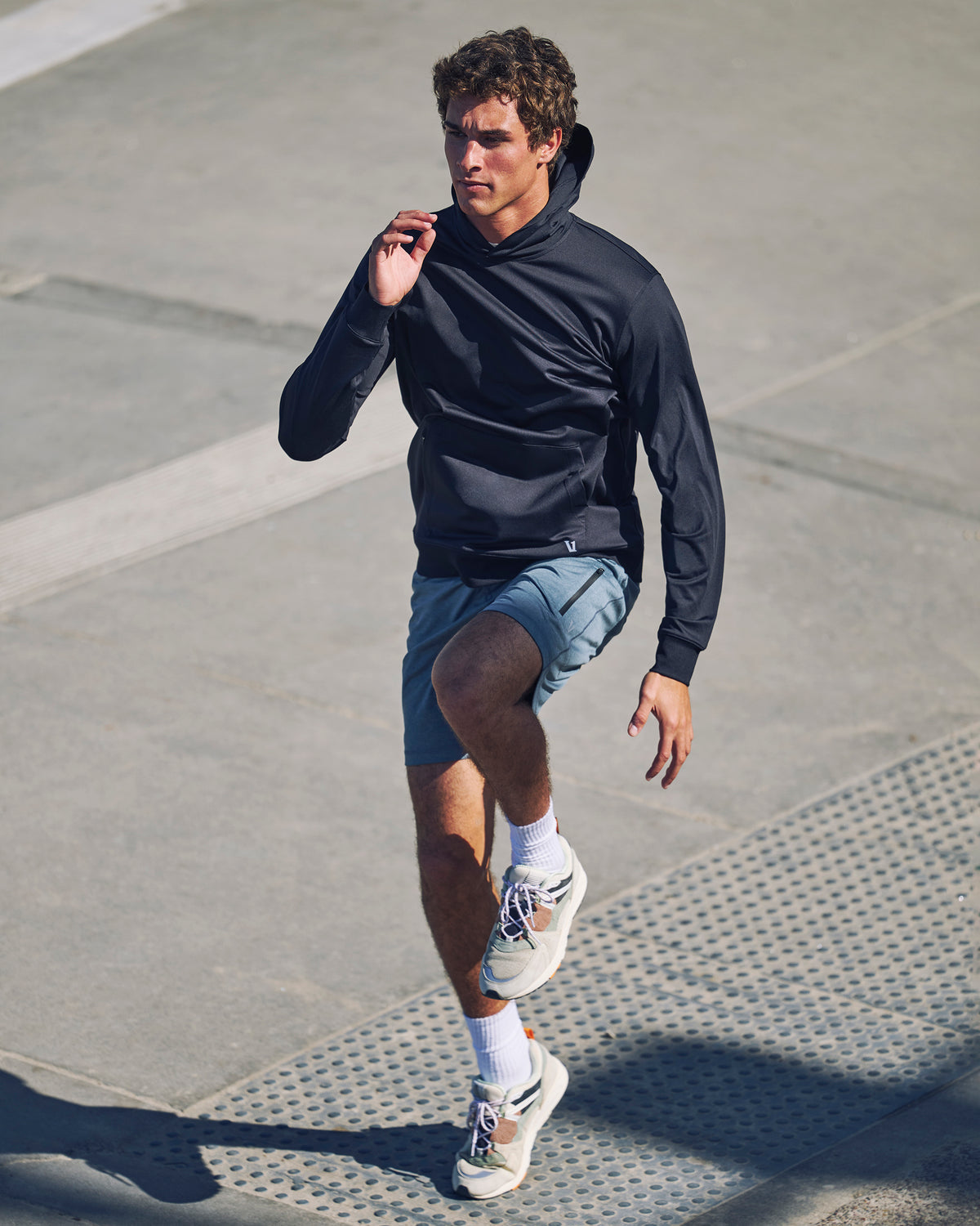 Vuori Sunday Hoodie 2.0 Men's Black Athletic Fit Hoodie
