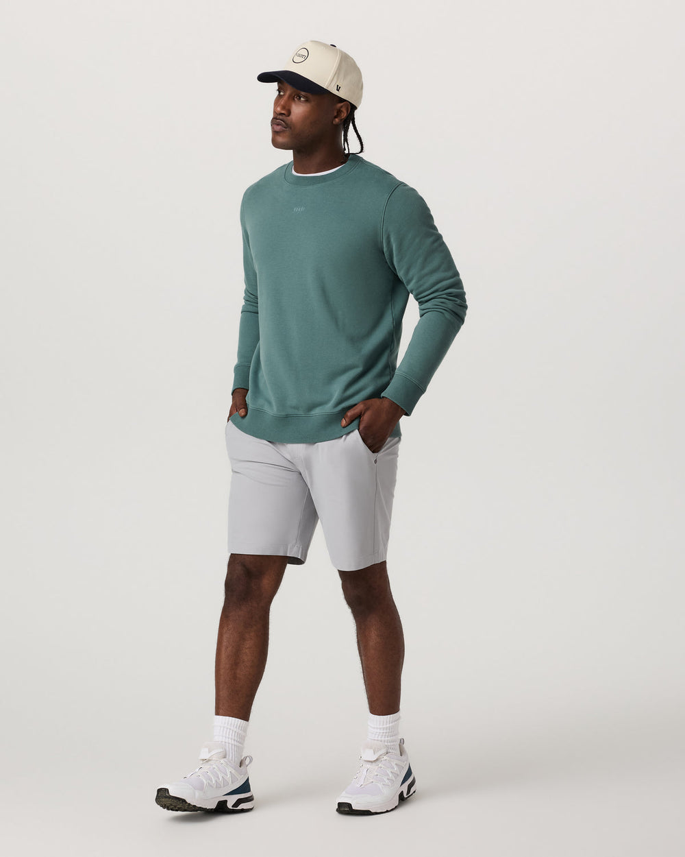 Vuori Cypress Logo Crew Men's Bluegrass Sweatshirt