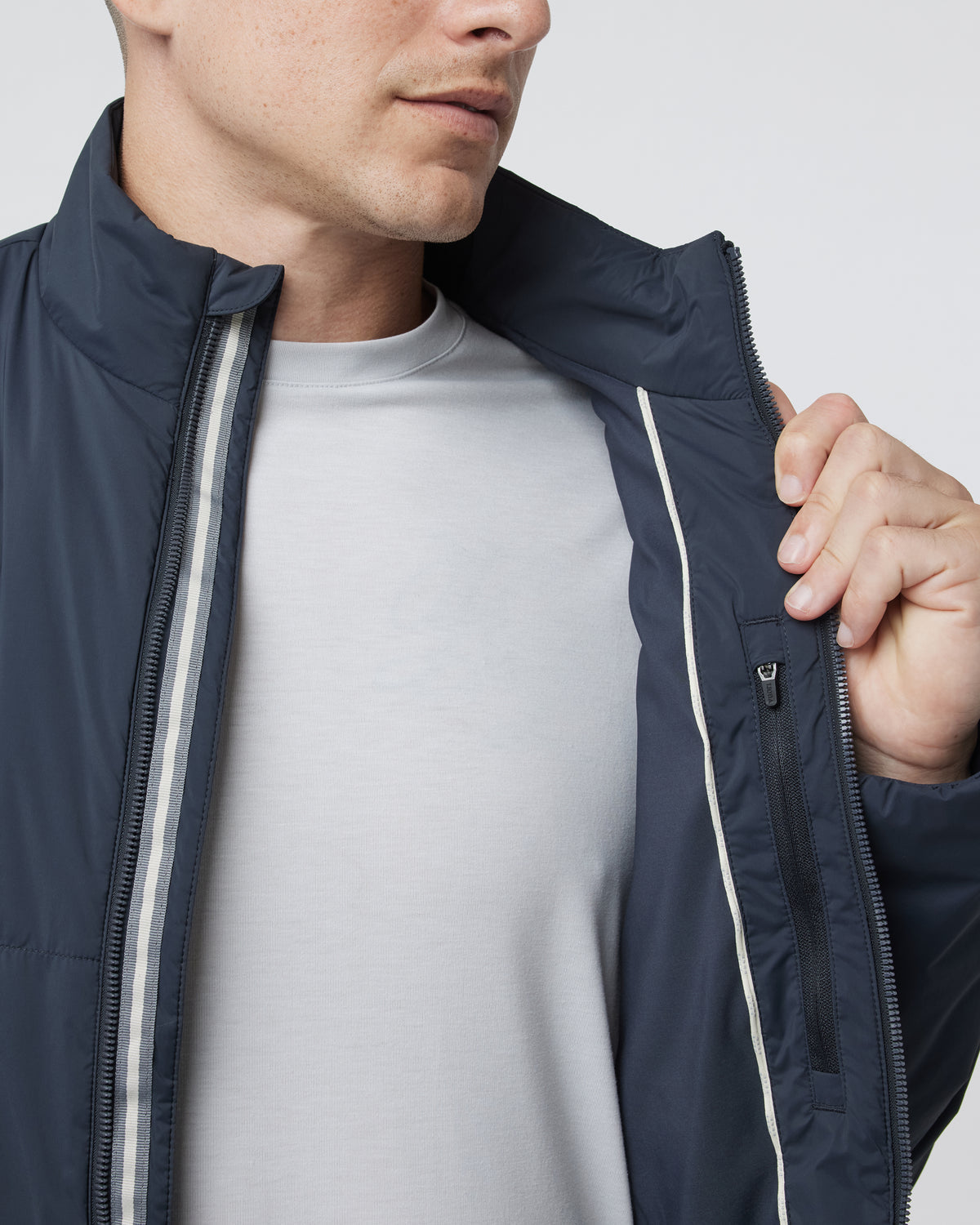 Vuori Echo Insulated Jacket 2.0 Navy Lightweight Jacket