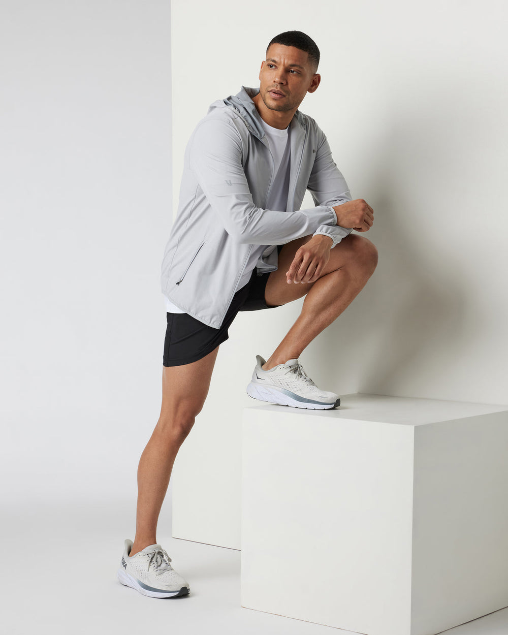 Vuori Outdoor Trainer Shell Platinum Linen Texture