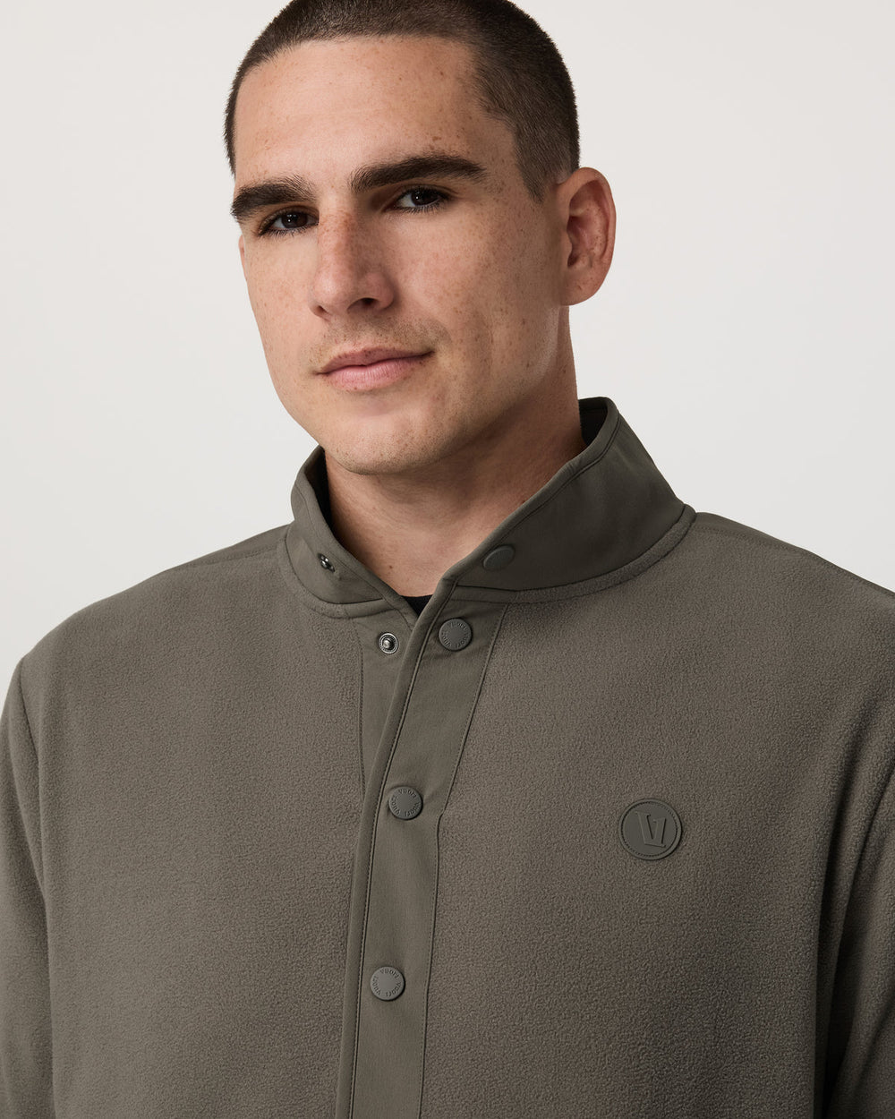 Vuori Aspen 1/2 Snap Men's Fleece Mock-Neck Pullover in Root