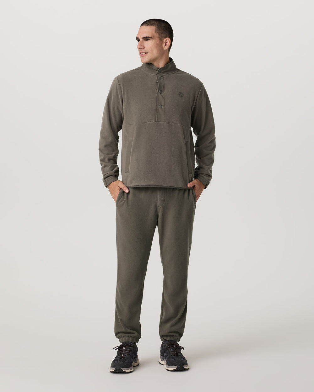 Vuori Aspen 1/2 Snap Men's Fleece Mock-Neck Pullover in Root