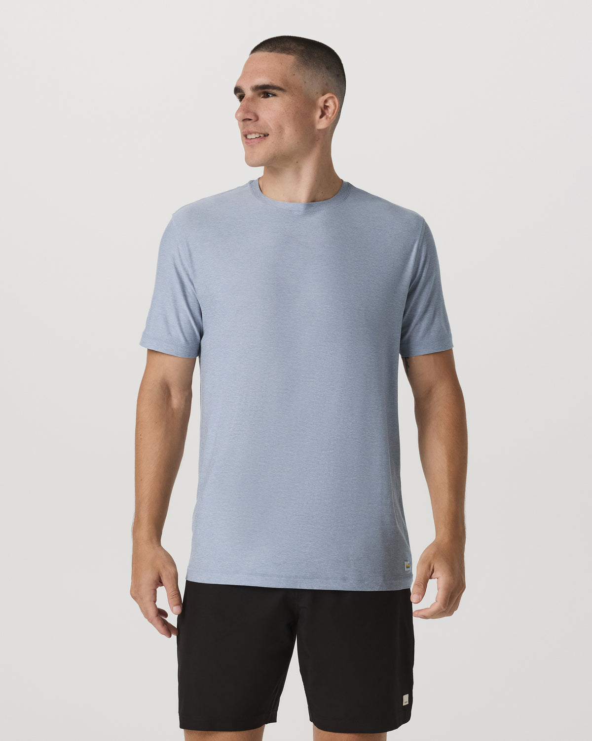 Vuori Strato Tech Tee Men's Blue Dusk Heather T-Shirt