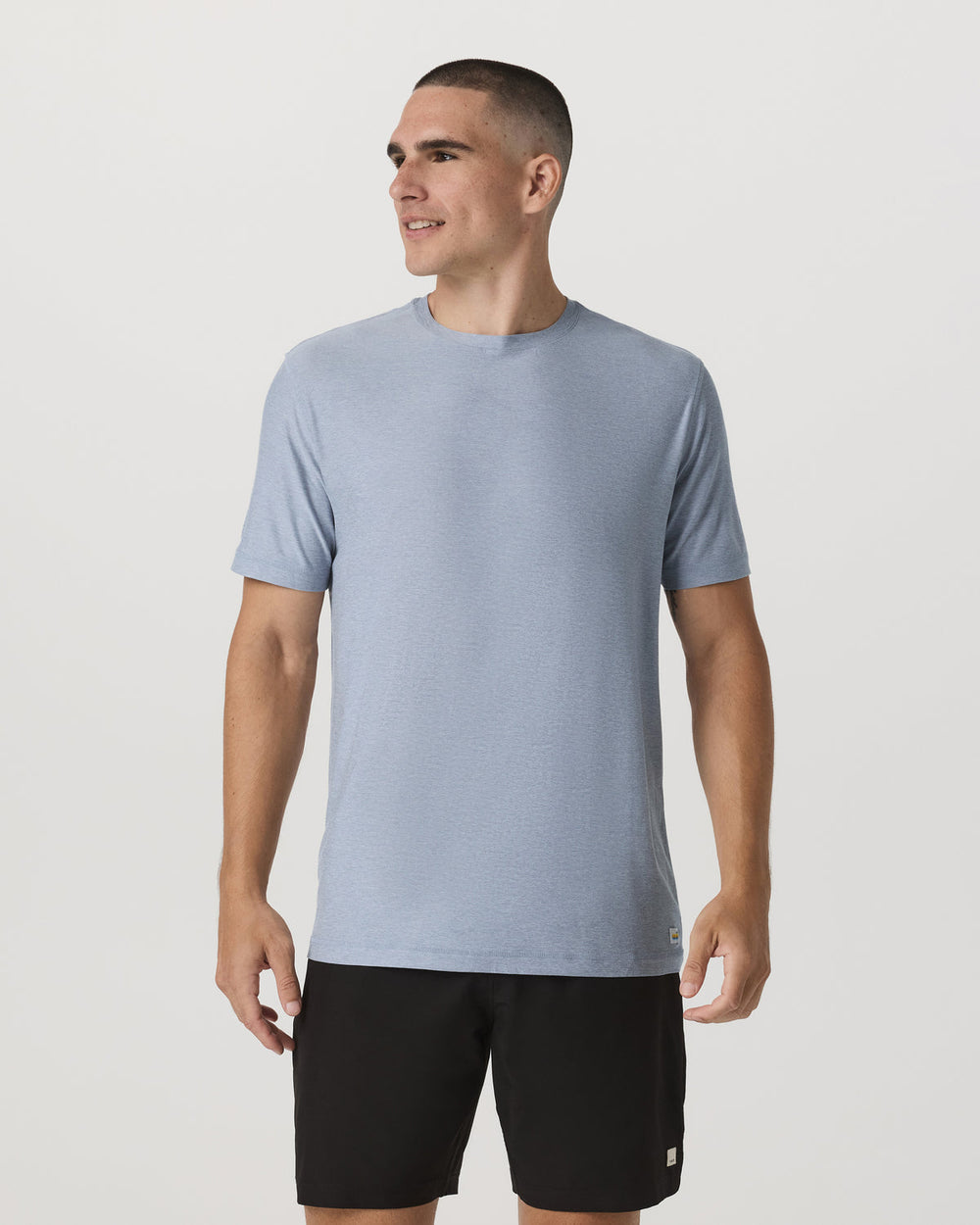 Vuori Strato Tech Tee Men's Blue Dusk Heather T-Shirt
