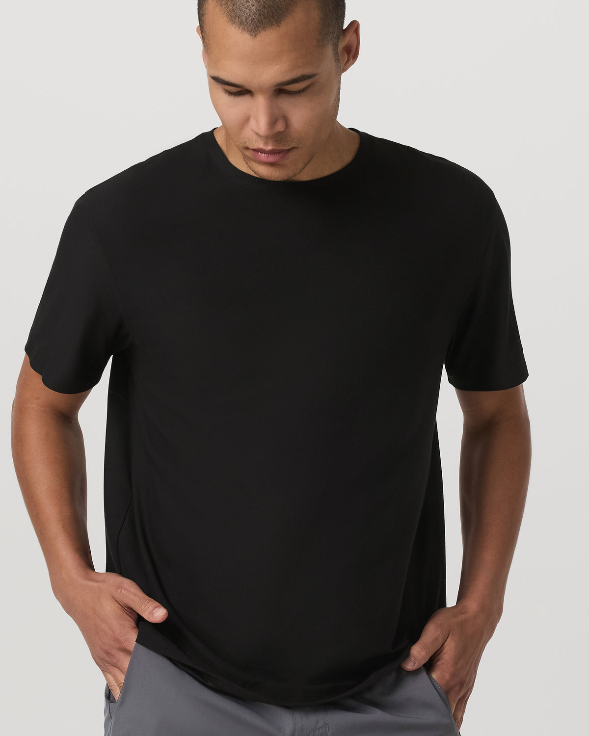 Vuori Short Sleeve Strato Tee - Relaxed Fit Men's Black Shirt