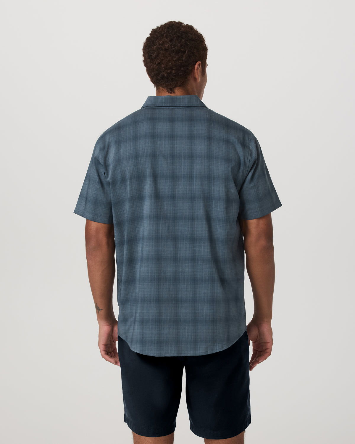 Vuori Short Sleeve Plaid Button Down Shirt Men's Abyss Shirt