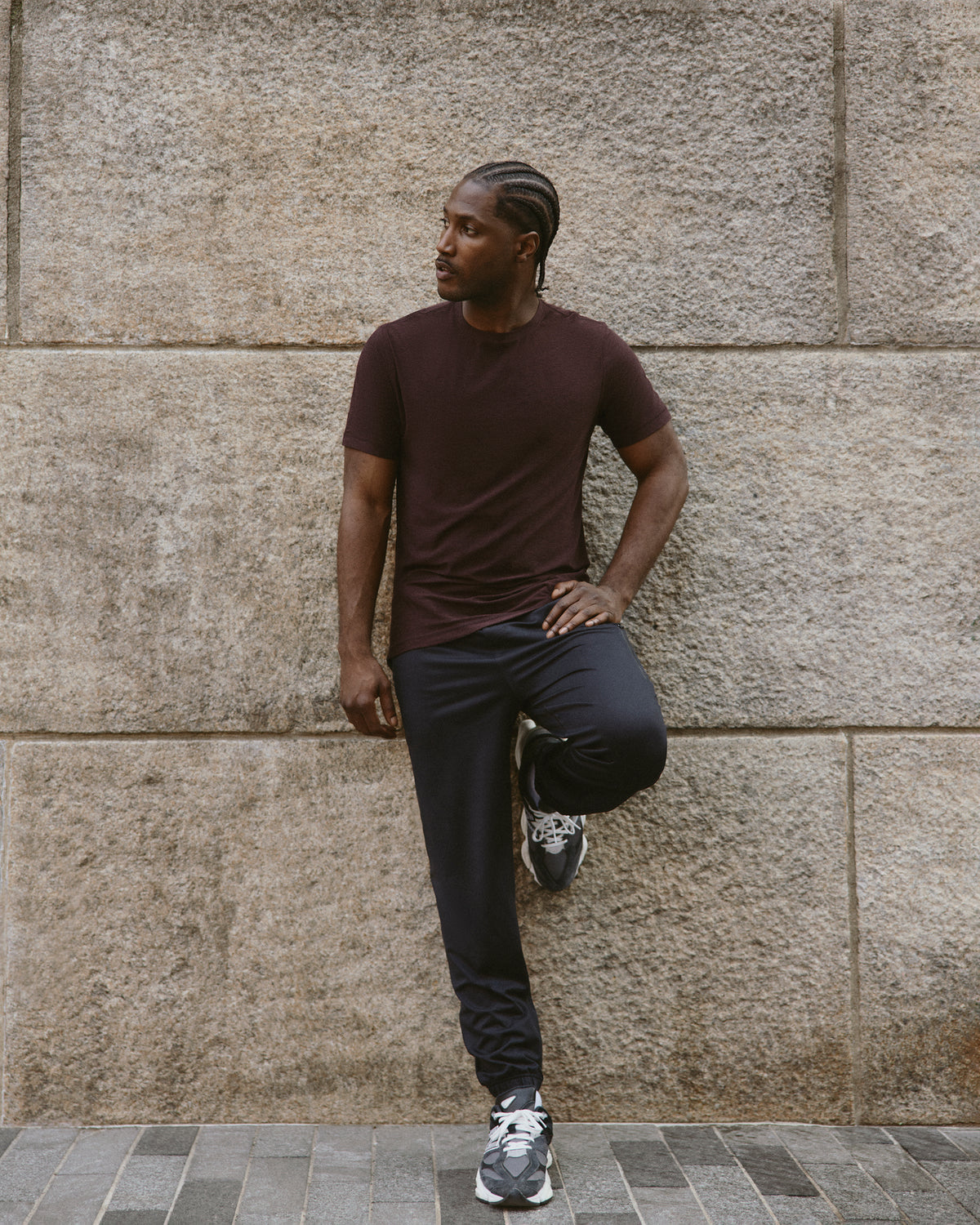 Vuori Strato Tech Tee Men's Raisin Heather Performance Shirt