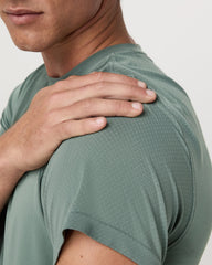 Vuori Short Sleeve Clearview Seamless Tee Men's Marsh T-Shirt