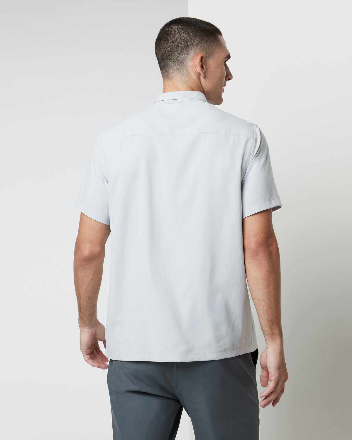 Vuori Seaport Button Down Men's Sky Grey Short-Sleeve