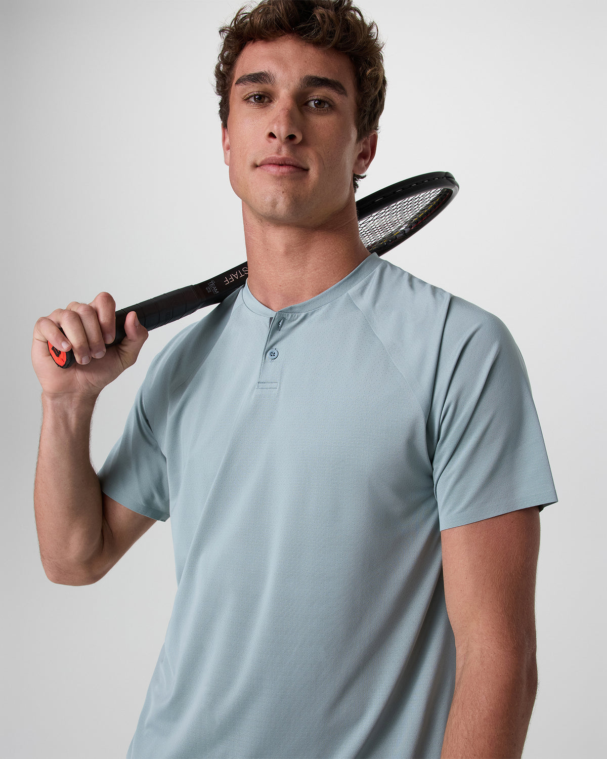 Vuori Short Sleeve Viewpoint Henley Mist