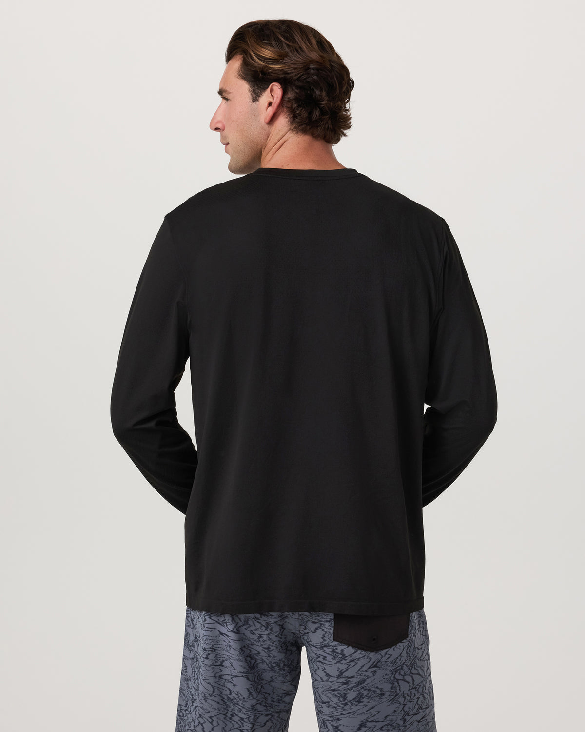 Vuori Men's Long Sleeve Clearview Seamless Tee Black