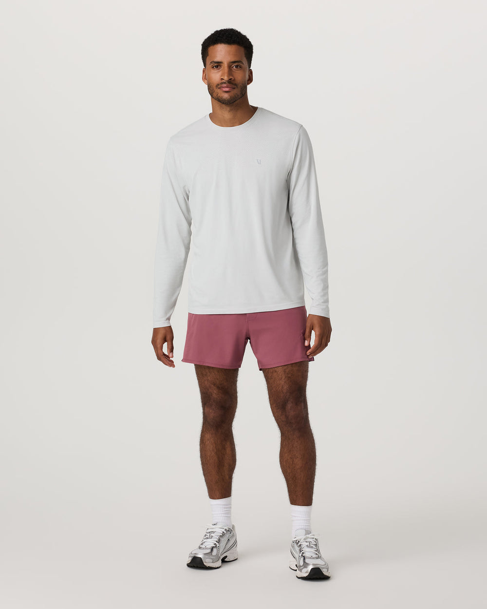 Vuori Men's Long Sleeve Clearview Seamless Tee Frost Grey Shirt