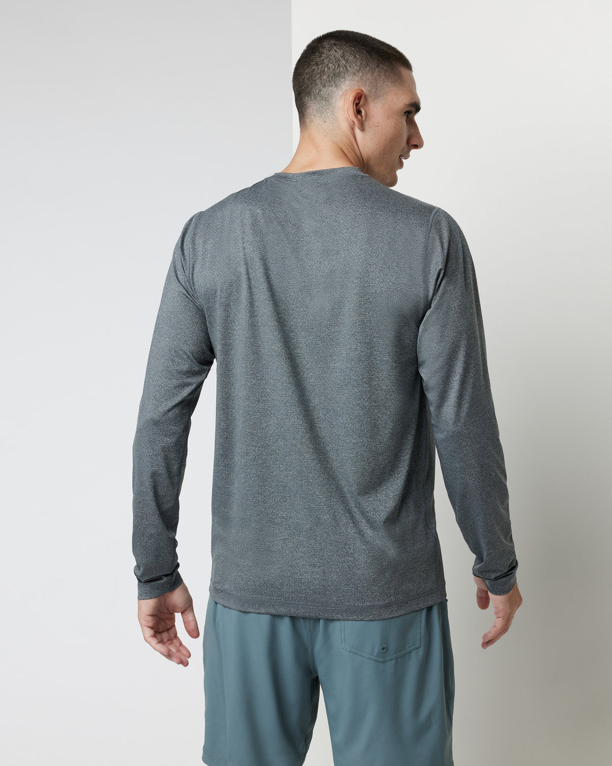 Vuori Long Sleeve Tradewind Performance Tee 2.0 Heather Grey