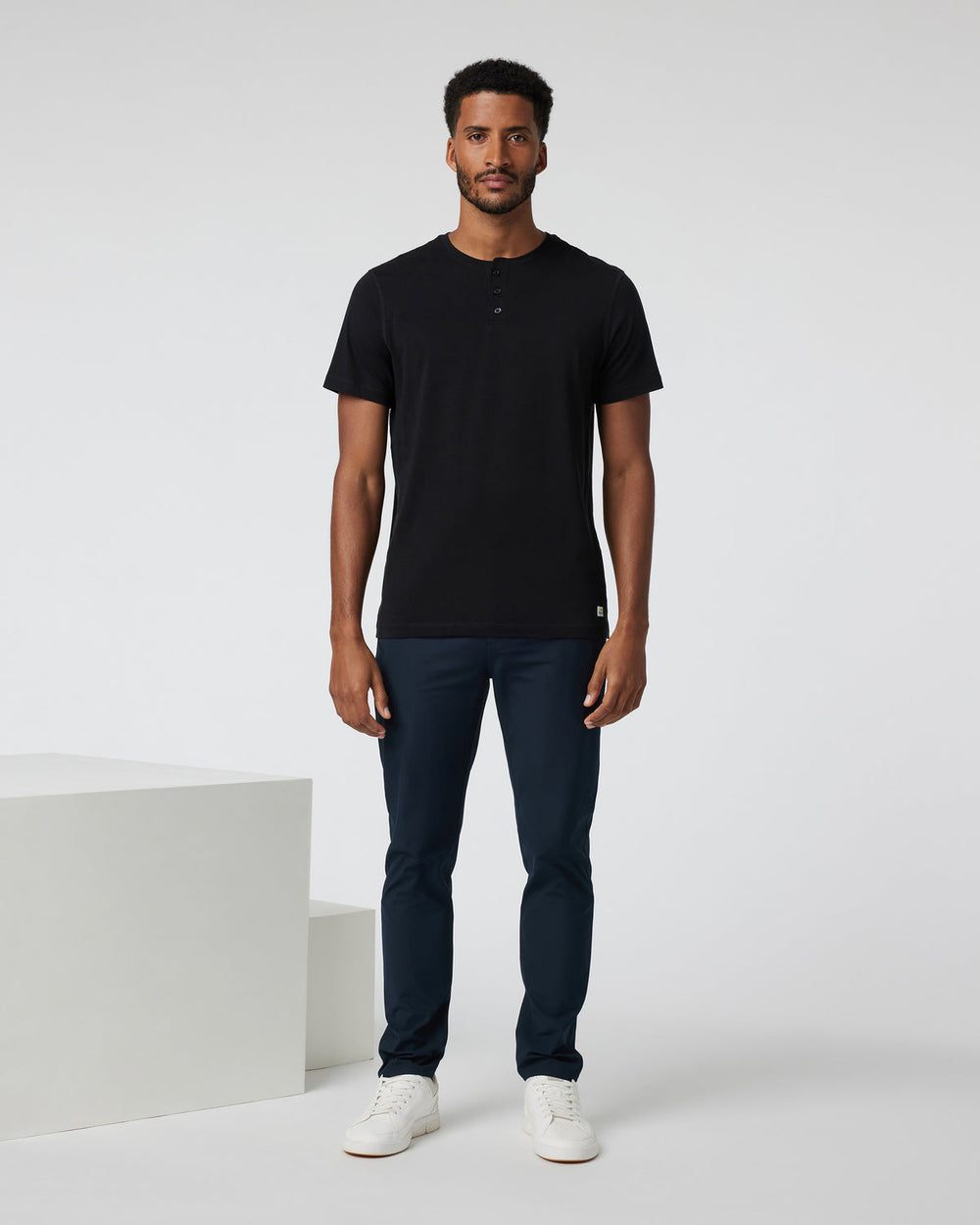 Vuori Short-Sleeve Tuvalu Henley Men's Black Henley Shirt